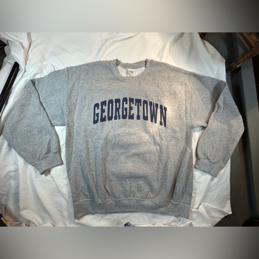 Georgetown Gildan Gray Crewneck Sweatshirt with Navy‎ Georgetown Arch size Large